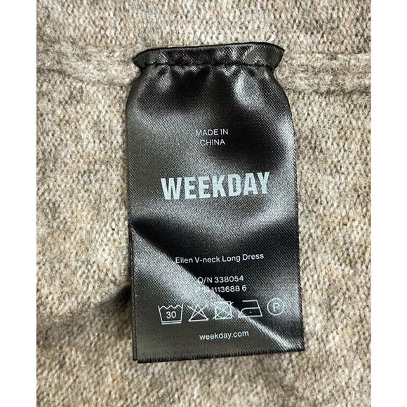 WEEKDAY Ellen V-Neck Knit Dress Light Brown Ribbed Long Sleeve Slit Size Small - Picture 10 of 11